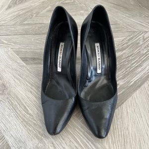 Manolo Blahnik size 37 black classic pump